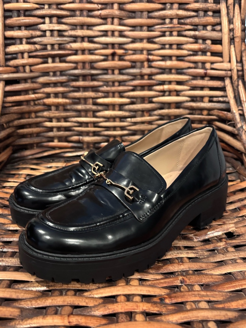 Sam Edelman Black Patent Lug-Sole Loafers with Gold accents . Size 8 - Picture 3 of 12